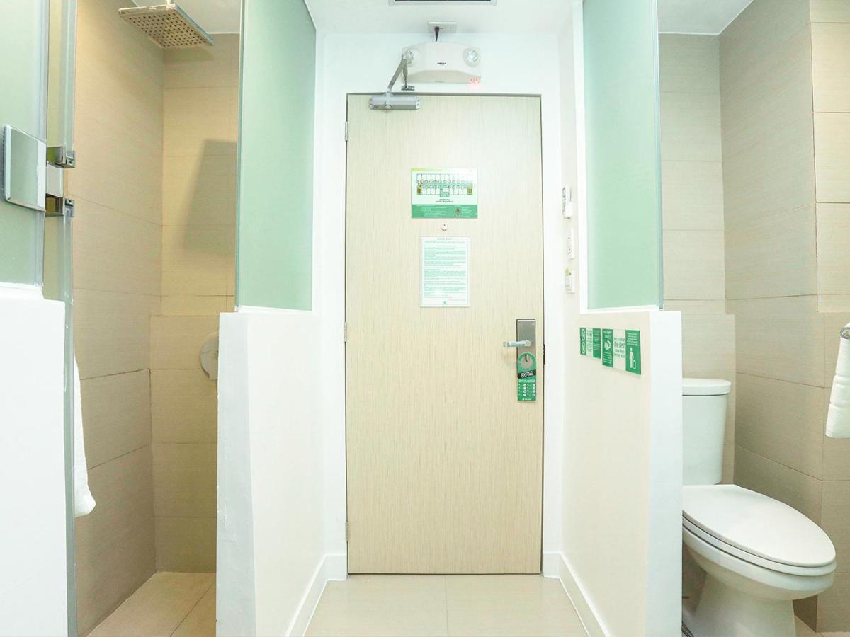 Go Hotels Manila Airport Road Paranaque City Exterior foto