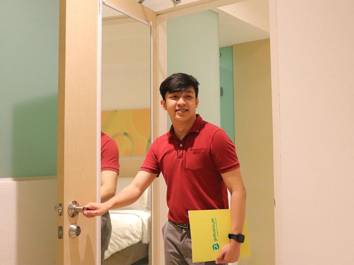 Go Hotels Manila Airport Road Paranaque City Exterior foto