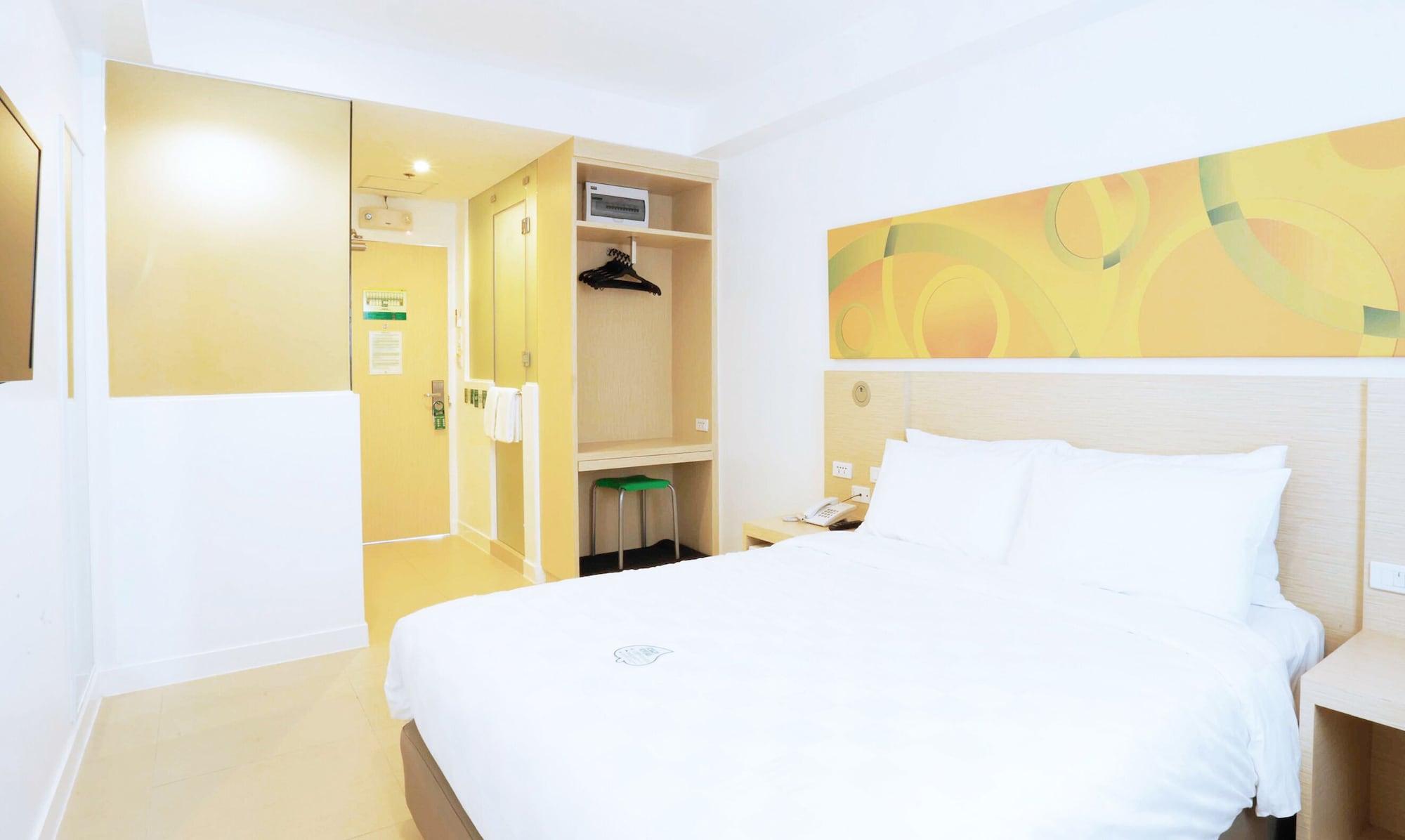 Go Hotels Manila Airport Road Paranaque City Exterior foto