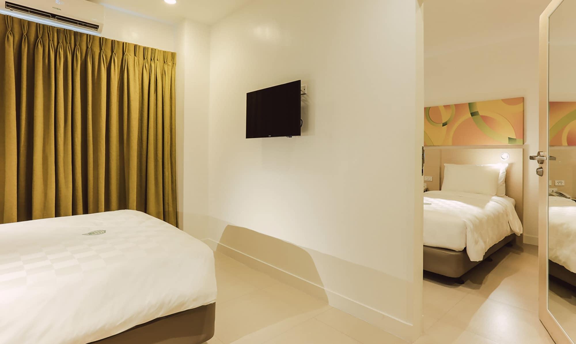 Go Hotels Manila Airport Road Paranaque City Exterior foto