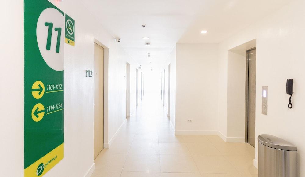 Go Hotels Manila Airport Road Paranaque City Exterior foto